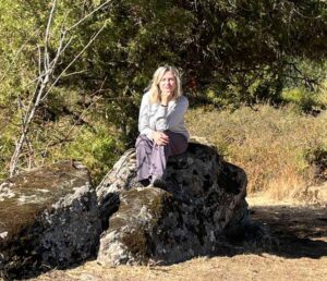 belen garcia casado profesora de mindfulness con genero en el campo cuadrada